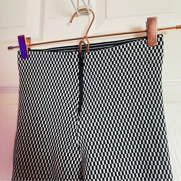 EUC Carushka Black and White Printed Leggings Medium - Picture 3 of 5